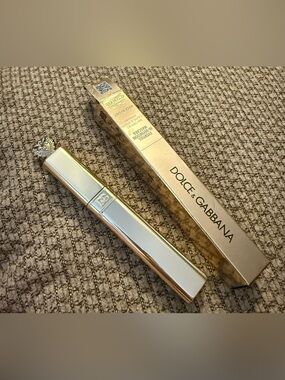 Dolce & Gabbana Gold and Ivory Mascara Packaging
